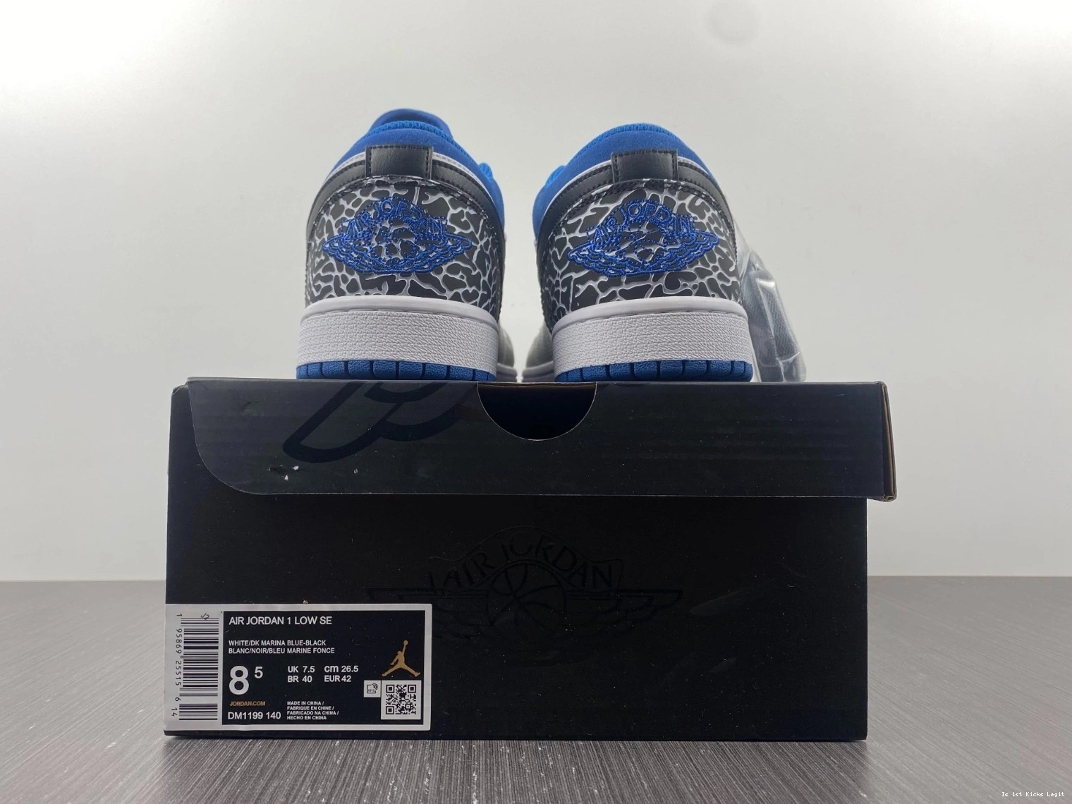 DM1199-140 True Jordan Low Blue 1 Air 0206